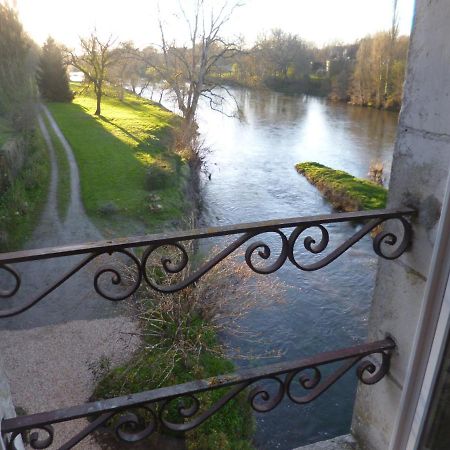 Le Moulin De Cors Bed and Breakfast Oulches Exteriör bild