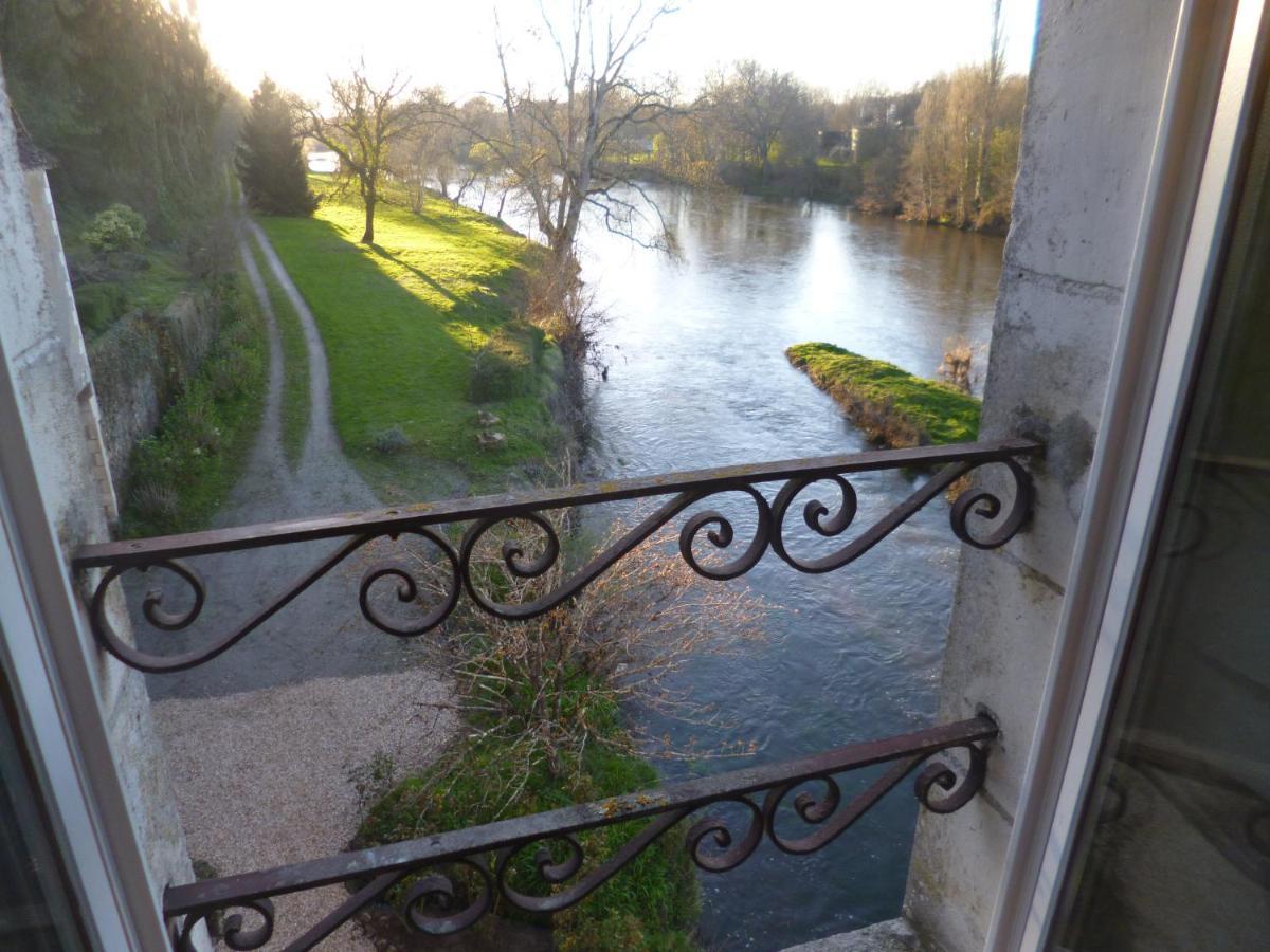 Le Moulin De Cors Bed and Breakfast Oulches Exteriör bild