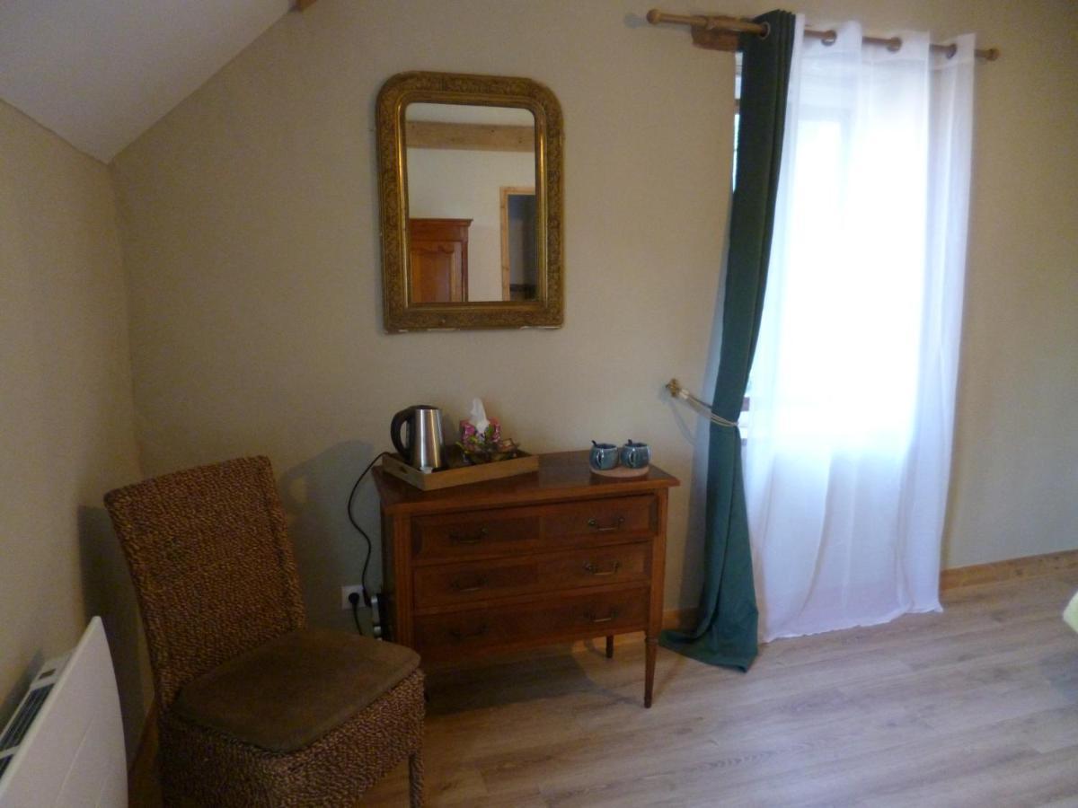 Le Moulin De Cors Bed and Breakfast Oulches Exteriör bild